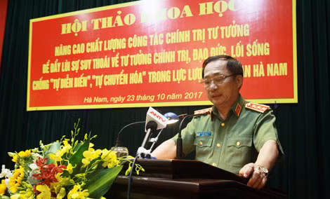 Thứ trưởng Nguyễn Văn Thành phát biểu chỉ đạo tại Hội thảo.