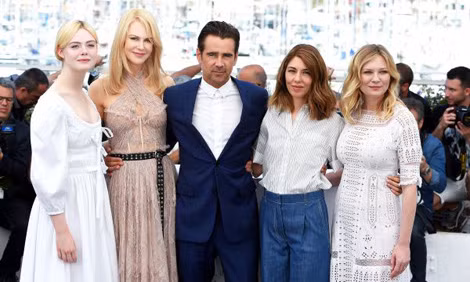 Đạo diễn Sofia Coppola (người thứ hai từ phải sang) cùng dàn diễn viên phim "The Beguiled" (Nguồn: Getty Images) Đạo diễn Sofia Coppola (người thứ hai từ phải sang) cùng dàn diễn viên phim "The Beguiled" (Nguồn: Getty Images)