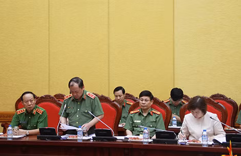 Quang cảnh cuộc họp.