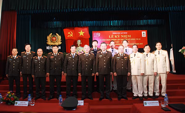 Bộ trưởng Tô Lâm cùng các đại biểu tham dự Lễ kỷ niệm.