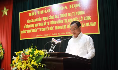 Bí thư Tỉnh ủy Hà Nam Nguyễn Đình Khang phát biểu chỉ đạo tại Hội thảo