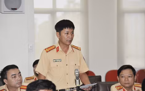 Các đại biểu thảo luận về đảm bảo TTAGT đường thuỷ nội địa.