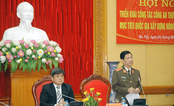 Thứ trưởng Bộ Công an Nguyễn Văn Sơn, Trưởng Ban chỉ đạo “Thực hiện phong trào toàn dân bảo vệ an ninh Tổ quốc” Trung ương phát biểu chỉ đạo tại Hội nghị giao ban Thứ trưởng Bộ Công an Nguyễn Văn Sơn, Trưởng Ban chỉ đạo “Thực hiện phong trào toàn dân bảo vệ an ninh Tổ quốc” Trung ương phát biểu chỉ đạo tại Hội nghị giao ban
