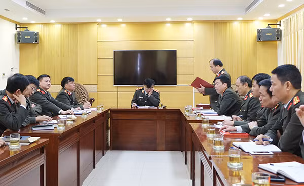 Lãnh đạo Thanh tra Bộ Công an với cán bộ chiến sỹ Phòng Thanh tra hành chính tại buổi họp triển khai công tác.