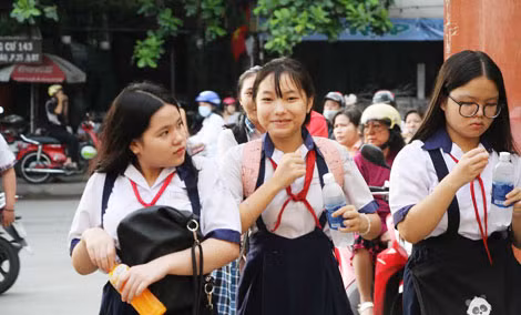 Học sinh tham dự kì tuyển sinh 10 vừa qua tại Hội đồng thi THCS Thanh Đa - Bình Thạnh, TP HCM.
