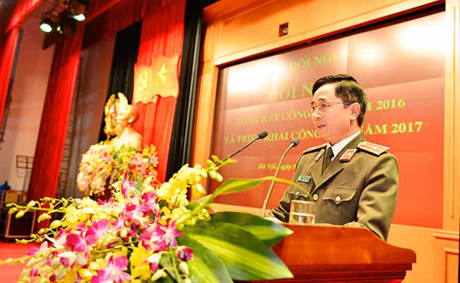 Thiếu tướng Trần Văn Tất, Cục trưởng Cục Đối ngoại phát biểu tại Hội Nghị. Thiếu tướng Trần Văn Tất, Cục trưởng Cục Đối ngoại phát biểu tại Hội Nghị.