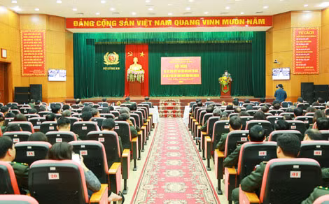 Trung tướng Lê Văn Minh, Bí thư Đảng ủy, Tổng cục trưởng Tổng cục Hậu cần- Kỹ thuật phát biểu tại Hội nghị. Trung tướng Lê Văn Minh, Bí thư Đảng ủy, Tổng cục trưởng Tổng cục Hậu cần- Kỹ thuật phát biểu tại Hội nghị.