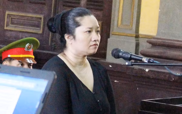 Bị cáo Hường tại toà phúc thẩm. Bị cáo Hường tại toà phúc thẩm.
