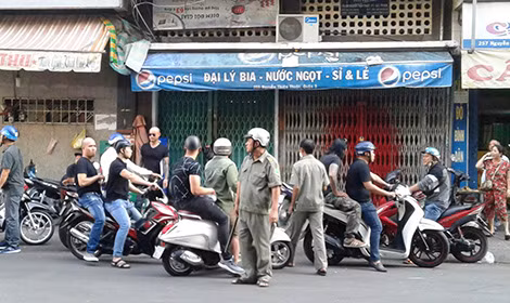 Căn nhà của gia đình một nạn nhân vay nặng lãi bị tạt nước sơn.