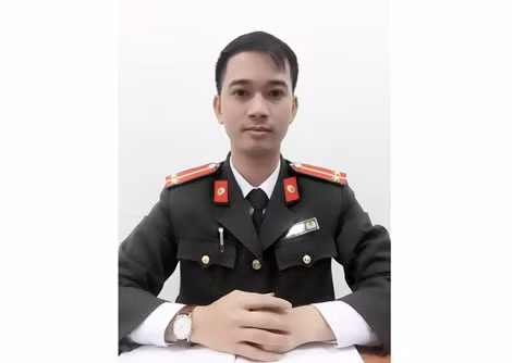 Trung úy Tạ Quang Quyết.