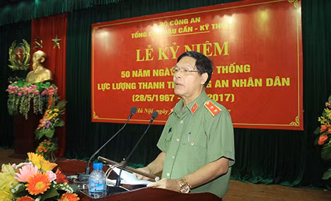 Trung tướng KSor Nham, Phó Tổng cục trưởng Tổng cục HC-KT phát biểu chỉ đạo tại buổi Lễ.