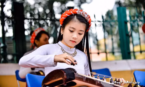Trở thành nghệ sĩ thành công với dòng nhạc dân tộc là ước mơ của bé Lê Thùy Trang.