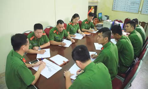 Đội Cảnh sát điều tra tội phạm về TTXH, Công an TP Móng Cái, tỉnh Quảng Ninh họp bàn về công tác đấu tranh trấn áp tội phạm.