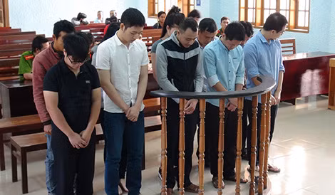 Các đối tượng tại phiên tòa.