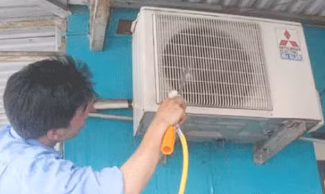 Cục nóng cần được lắp cách tường ít nhất 30cm. Cục nóng cần được lắp cách tường ít nhất 30cm.