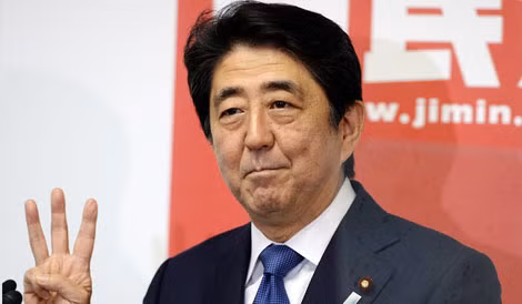 Ông Abe tuyên bố giải tán Hạ viện và đưa ra ba trọng tâm cho đợt bầu cử sớm. Ảnh: Getty