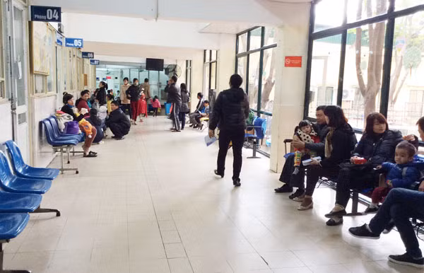Số trẻ mắc ho gà vào BV Nhi Trung ương tăng cao.