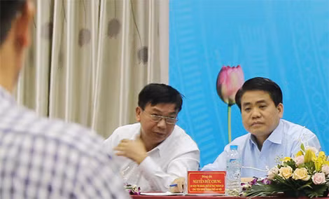 Ông Nguyễn Đức Chung lắng nghe nguyện vọng của doanh nghiệp. Ảnh: Quang Anh.