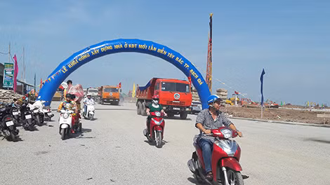 Rất đông đại biểu về tham dự lễ khởi công dự án.