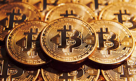 Bitcoin thu hút nhà đầu tư vì giá trị cao và ngày càng khan hiếm.