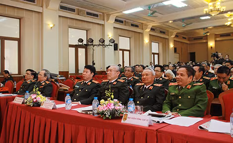 Thứ trưởng Bùi Văn Nam cùng các đại biểu dự Lễ Kỷ niệm.