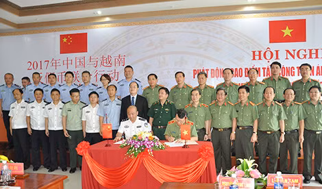 Việt Nam và Trung Quốc ký kết triển khai cao điểm tấn công trấn áp tội phạm tiền giả năm 2017.