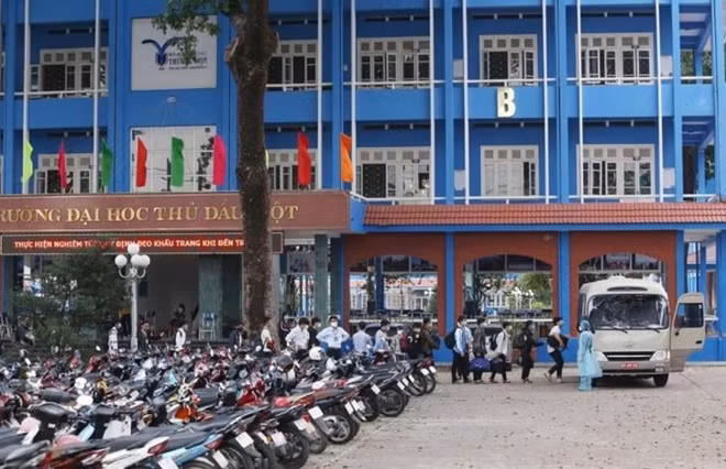 Đưa những trường hợp tiếp xúc với BN1843 đi cách ly.