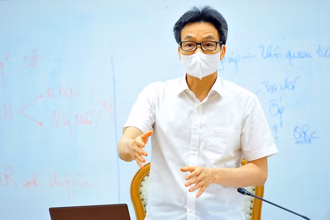 Phó Thủ tướng Chính phủ Vũ Đức Đam chỉ đạo tại cuộc họp trực tuyến giữa Chính phủ với Ban Chỉ đạo phòng, chống dịch COVID-19 TP Hồ Chí Minh chiều 14/7. Ảnh: VGP.