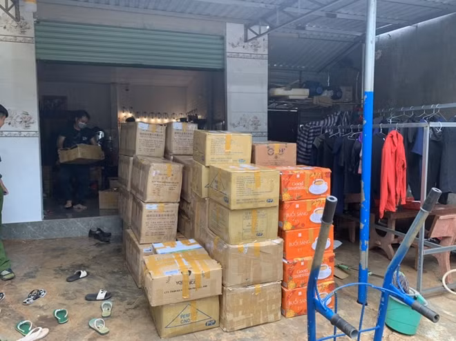 Số hàng không rõ nguồn gốc do Phạm Thị Kim Oanh quản lý.