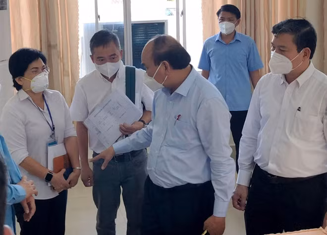 Chủ tịch nước Nguyễn Xuân Phúc chỉ đạo thành phố thực hiện nghiêm túc và quyết liệt hơn nữa công tác phòng, chống dịch.