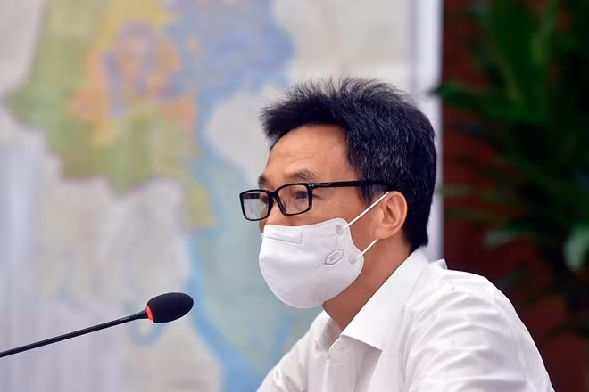 Phó Thủ tướng Chính phủ Vũ Đức Đam chỉ đạo tại cuộc họp trực tuyến giữ Chính phủ với lãnh đạo TP Hồ Chí Minh.