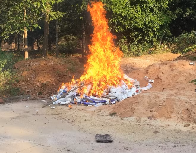 Tiêu huỷ thuốc lá nhập lậu