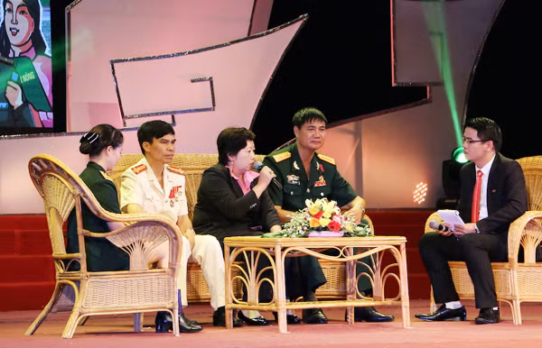 Các đại biểu tham gia giao lưu tại chương trình.