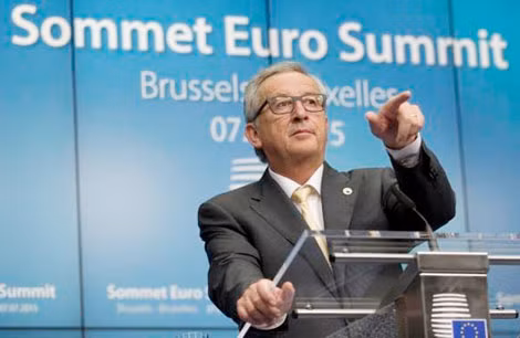 Eurozone: Chủ tịch Ủy ban châu Âu Jean-Claude Juncker phát biểu tại Hội nghị thượng đỉnh khẩn cấp của Eurozone hôm 7/7. (Ảnh: AP).