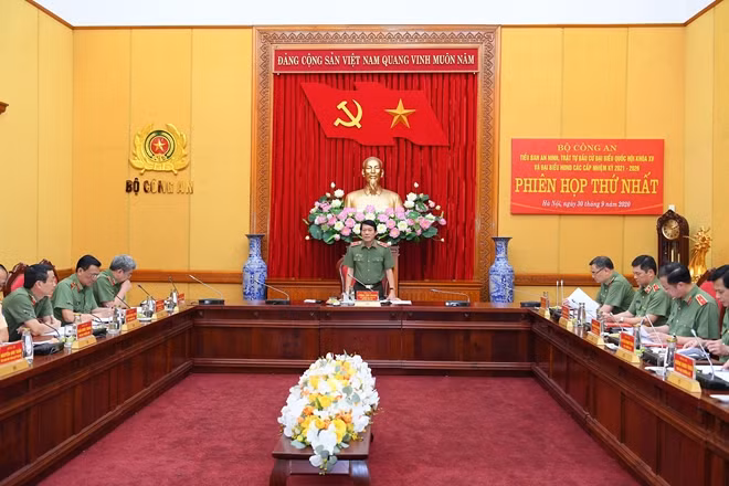 Các đại biểu tại phiên họp