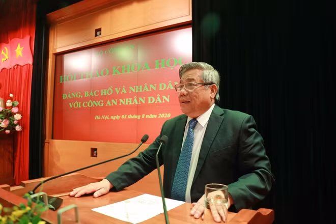 GS, TSKH Vũ Minh Giang phát biểu tại Hội thảo