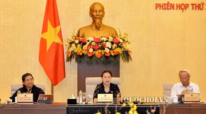 Chủ tịch Quốc hội Nguyễn Thị Kim Ngân kết luận nội dung phiên họp