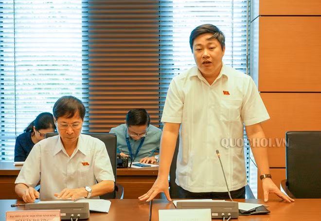 Đại biểu Mai Khanh
