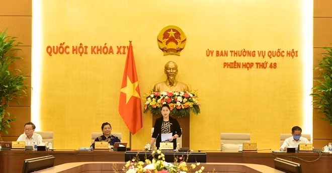 Chủ tịch Quốc hội Nguyễn Thị Kim Ngân phát biểu khai mạc phiên họp