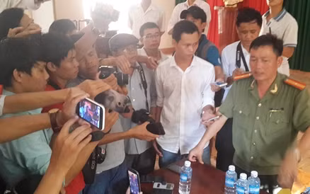 Đại diện Công an tỉnh Bình Phước thông tin tại buổi họp báo.