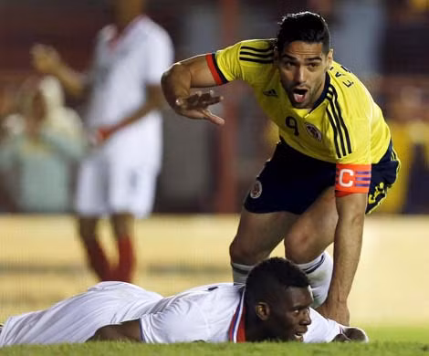 Falcao vật vã tìm lại mình ở Copa America 2015.
