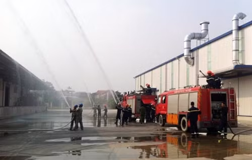 Diễn tập PCCC tại cụm công nghiệp Duyên Thái.