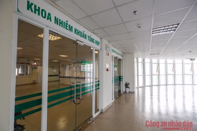 Khoa nhiễm khuẩn tổng hợp tại tầng 5 là nơi được sử dụng để cách ly các bệnh nhân trở về từ Guinea Xích đạo