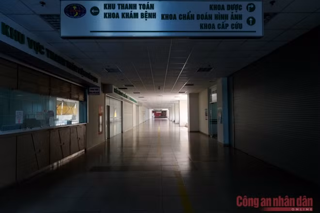 Bệnh viện Sáng nay rất vắng vẻ, mọi người đều căng mình chuẩn bị thời điểm tiếp nhận hơn 200 công dân trở về từ Guinea Xích đạo
