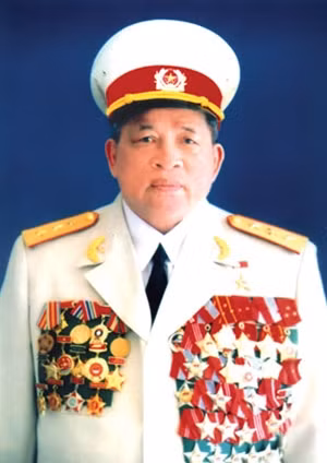 Đồng chí Thượng tướng Nguyễn Chơn; sinh tháng 12-1927; quê quán: xã Hòa Thắng, huyện Hòa Vang, tỉnh Quảng Nam.