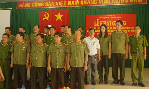 Các đồng chí lãnh đạo Tổng Cục, Trường ĐH PCCC và các cán bộ lớp tập huấn Các đồng chí lãnh đạo Tổng Cục, Trường ĐH PCCC và các cán bộ lớp tập huấn