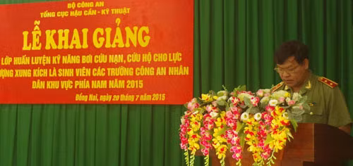 Trung tướng Ksor Nham phát biểu chỉ đạo lớp tập huấn. Trung tướng Ksor Nham phát biểu chỉ đạo lớp tập huấn.