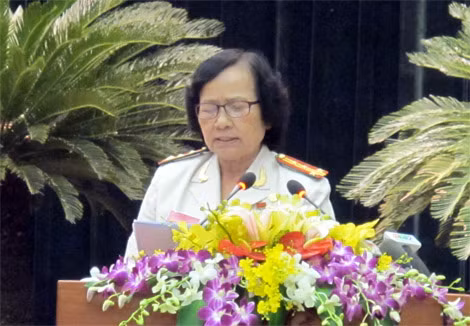 Đại tá Năm Thu báo công tại Hội nghị biểu dương người có công tham gia Chiến dịch Hồ Chí Minh lịch sử. Đại tá Năm Thu báo công tại Hội nghị biểu dương người có công tham gia Chiến dịch Hồ Chí Minh lịch sử.