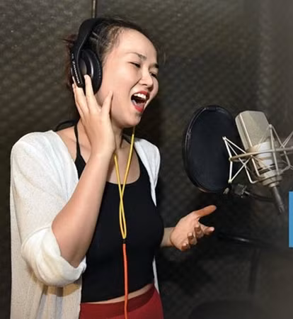 Nữ ca sĩ Võ Hạ Trâm.