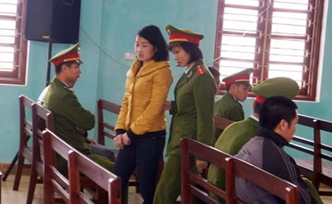 Bị cáo Giàng Thị Sua tại phiên tòa.